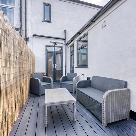4-Bedroom Stunning Luxe, Spacious & Stylish Design House Bolton, Sleeps 11, With Parking Central Bolton, Links To Manchester, Pet-Friendly, Best For Groups! Work Contractors And Summer Special Offer! - By Blue Puffin Stays Farnworth Exterior foto