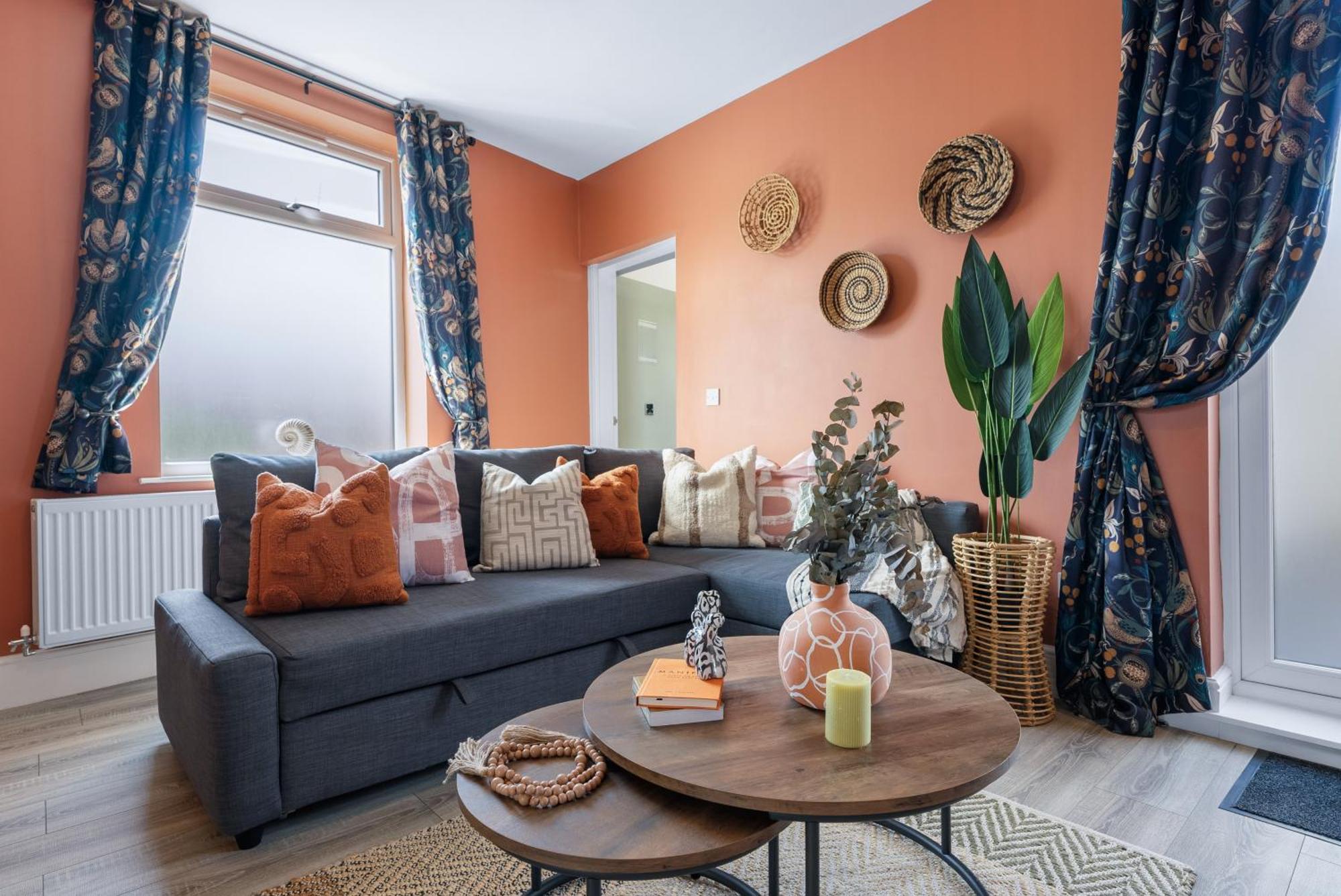 4-Bedroom Stunning Luxe, Spacious & Stylish Design House Bolton, Sleeps 11, With Parking Central Bolton, Links To Manchester, Pet-Friendly, Best For Groups! Work Contractors And Summer Special Offer! - By Blue Puffin Stays Farnworth Exterior foto
